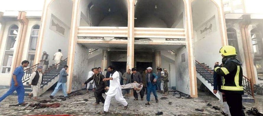 El incidente tuvo lugar en la mezquita Guzargah, en la ciudad de Herat, durante el rezo de...