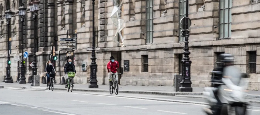Este mismo martes, se registró en la capital francesa un récord de trayectos en bici...