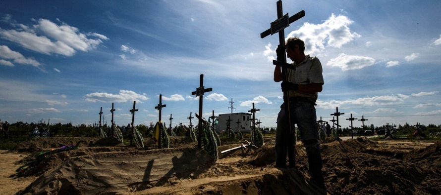 En Ucrania se cumplen 196 días de guerra, "la tierra sigue temblando y el pueblo...