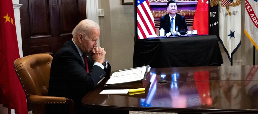 Como líderes de sus respectivos países, Biden y Xi se acercan cada vez más a...