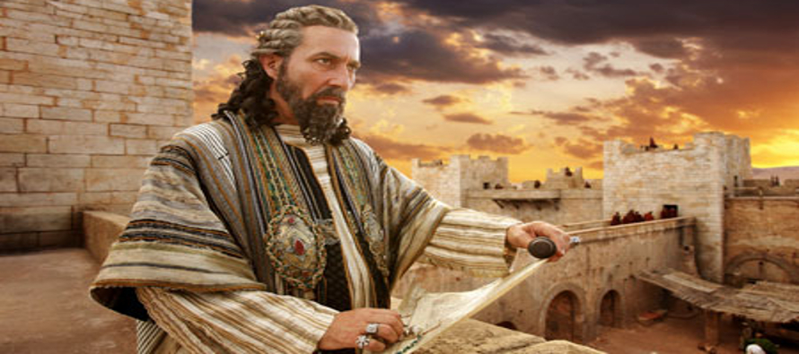Hoy el texto del Evangelio nos dice que Herodes quería ver a Jesús. Ese deseo de ver...