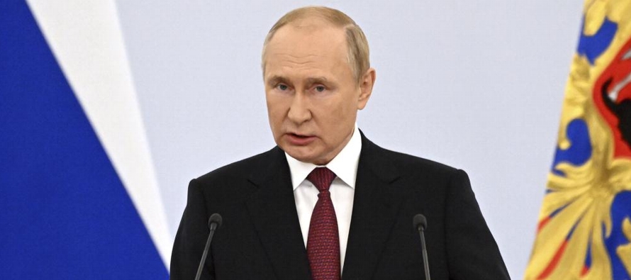 Putin inició el proceso de anexión afirmando que sancionaría las leyes...