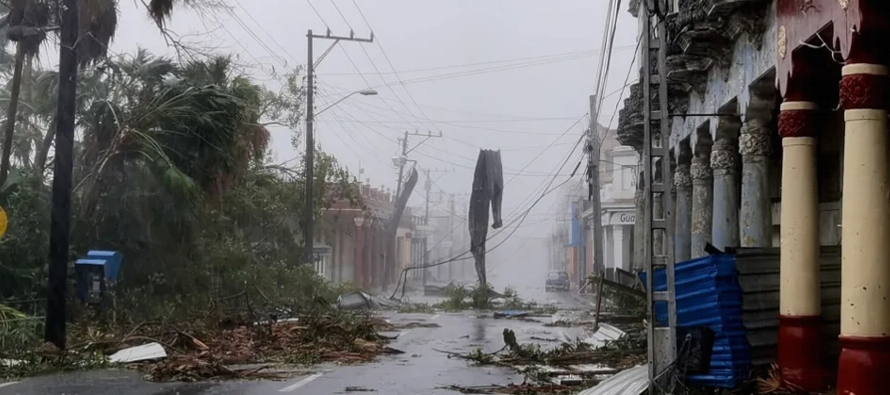 La vivienda y la electricidad recibieron el mayor impacto de los vientos huracanados de Ian, que...