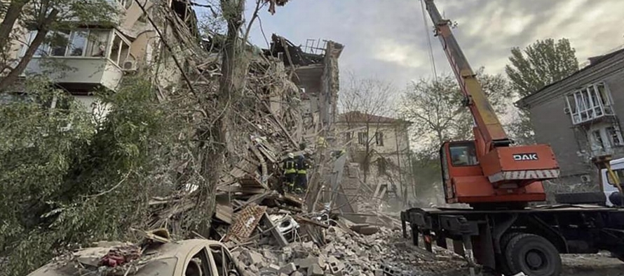 Dos ataques causaron daños en más de 40 edificios horas después de que el...