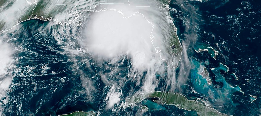 La tormenta tropical Julia ganaba fuerza en su avance hacia el oeste del Caribe mientras las...