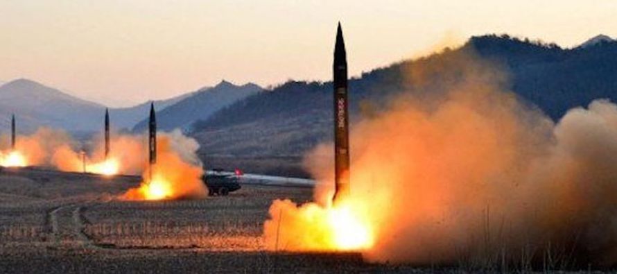Corea del Norte disparó dos misiles balísticos de corto alcance hacia sus aguas...