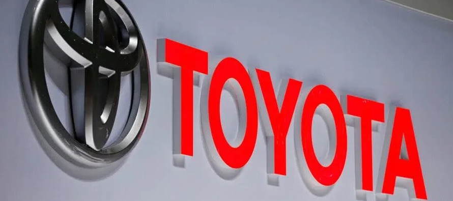 El auto, importado de Toyota Brasil, cuenta con la tecnología flex fuel, que permite que el...