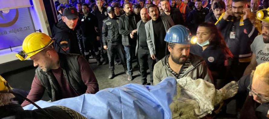 En el peor desastre minero en la historia de Turquía, 301 personas murieron en 2014 en un...