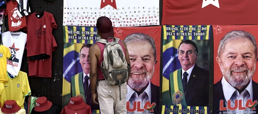 Encuestas de opinión recientes muestran que el presidente Jair Bolsonaro está...