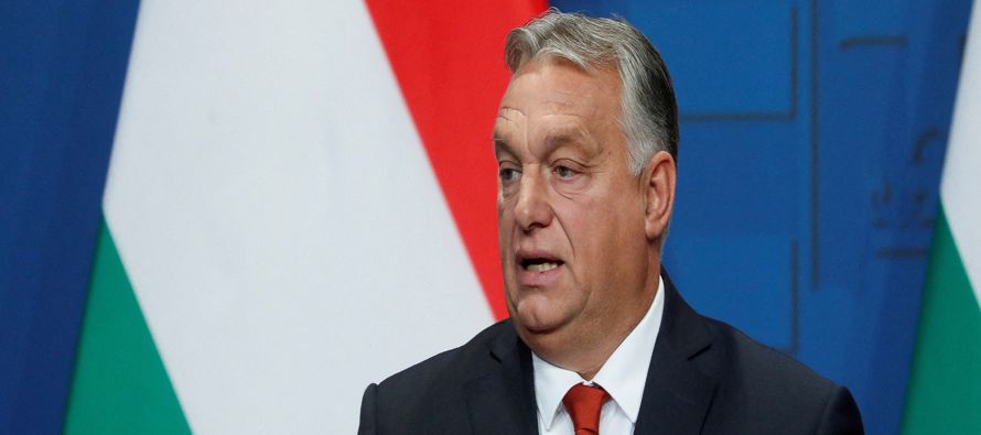 El primer ministro húngaro hizo el domingo veladas comparaciones entre las instituciones de...