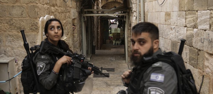 Soldados israelíes que operaban en la ciudad cisjordana de Yenín, un bastión...