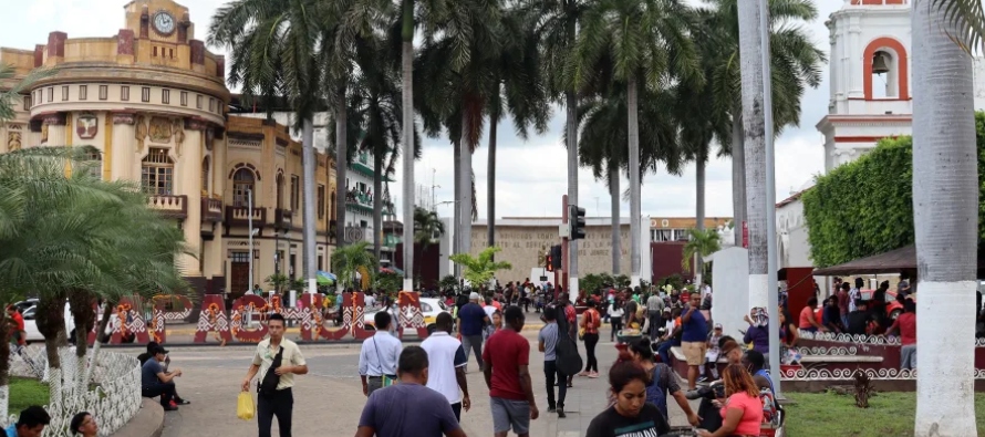 Mientras que Hernán Betanzos, presidente de la Canaco en Tapachula, explicó que el...
