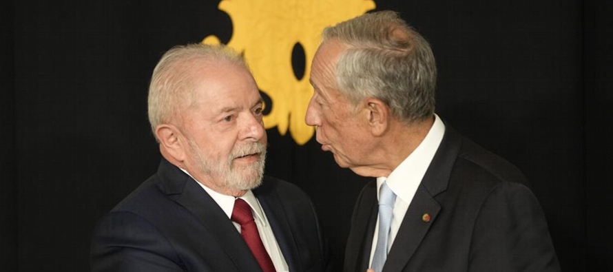Lula y el mandatario portugués Marcelo Rebelo de Sousa mantuvieron conversaciones a puertas...