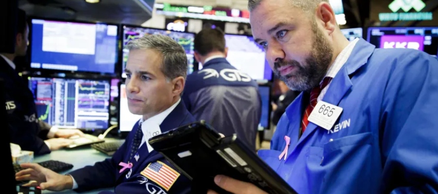 La caída de este lunes sigue a una semana en la que en su conjunto el Dow Jones se mantuvo...