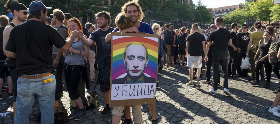 Arseny Pastukhov, director del Centro de Recursos LGBT, dijo que si el proyecto adquiere fuerza de...