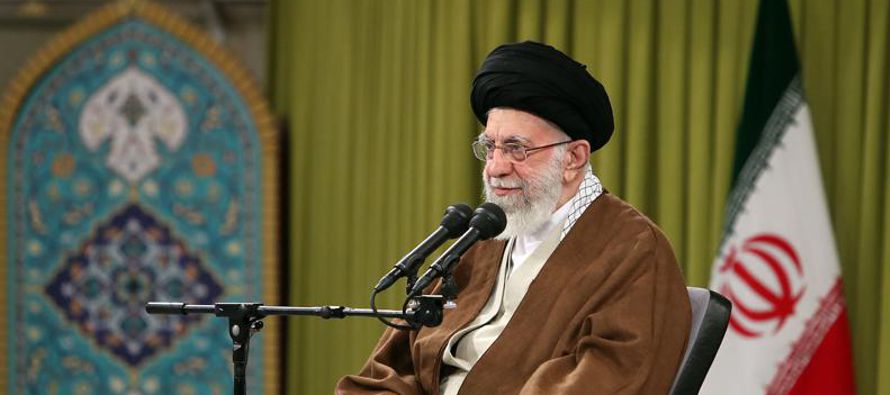 El ayatolá Alí Jamenei se dirigió a los efectivos del Basij, el ala...