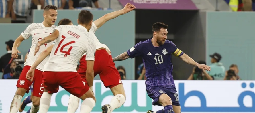 Leo Messi se marchó del partido contra POlonia "con bronca" por el fallo en el...