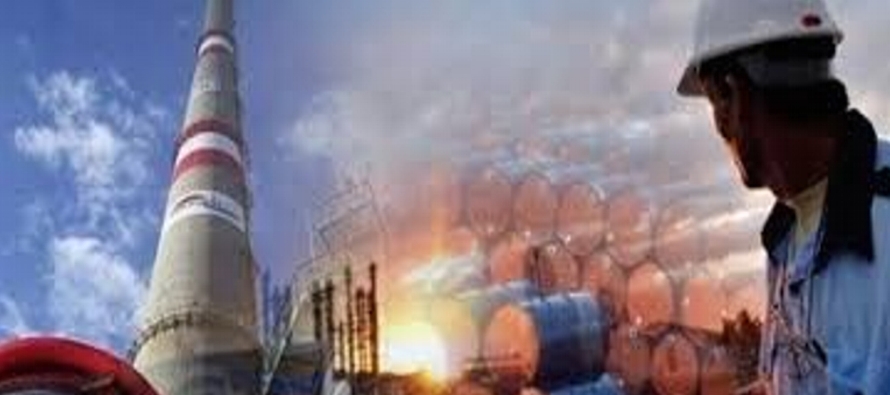 El Kremlin rechazó un límite al precio del petróleo ruso impuesto por los...