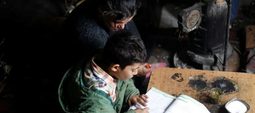Nueve de cada 10 sirios viven por debajo del umbral de la pobreza, y el número de los que...