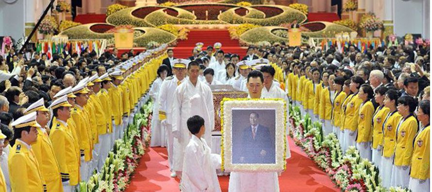Los vínculos que el grupo religioso con sede en Corea del Sur ha tenido durante...