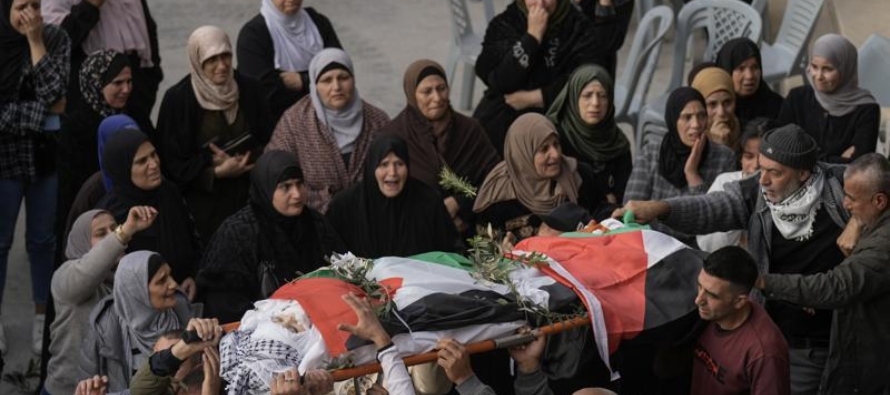 Aproximadamente 150 palestinos han muerto en combates entre israelíes y palestinos en...