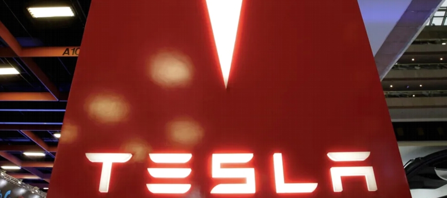 Tesla ha recortado su valor en torno al 55 % desde el comienzo de este año, pero el...
