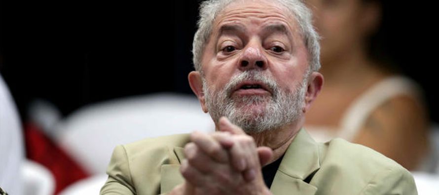Cuando Lula ganó las elecciones el 30 de octubre, decenas de miles de personas cantaron la...