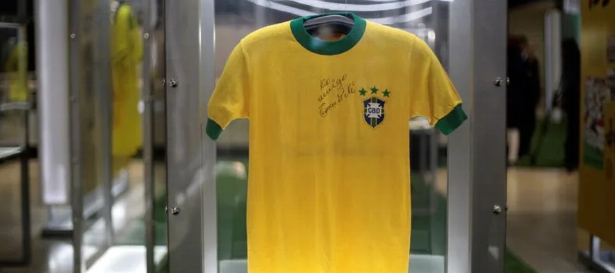 Podría decirse que la mayor contribución de Pelé al fútbol y a Brasil...