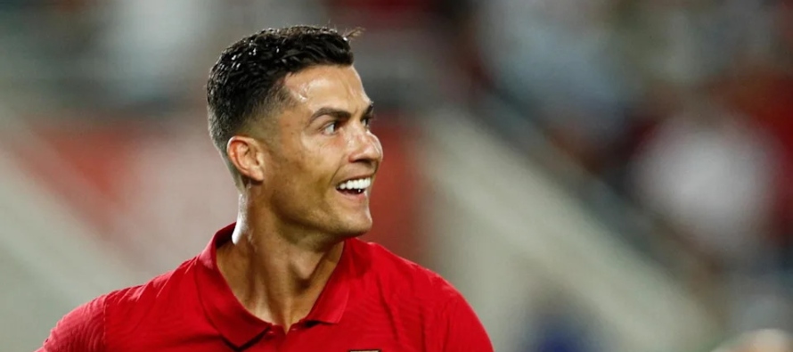 Cristiano Ronaldo, que suma ya 115 dianas con la selección lusa, superó el pasado...