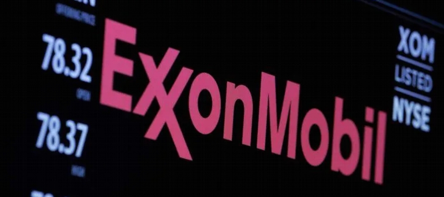 El plan 2050 de Exxon cubre las emisiones de su producción de petróleo, gas y...