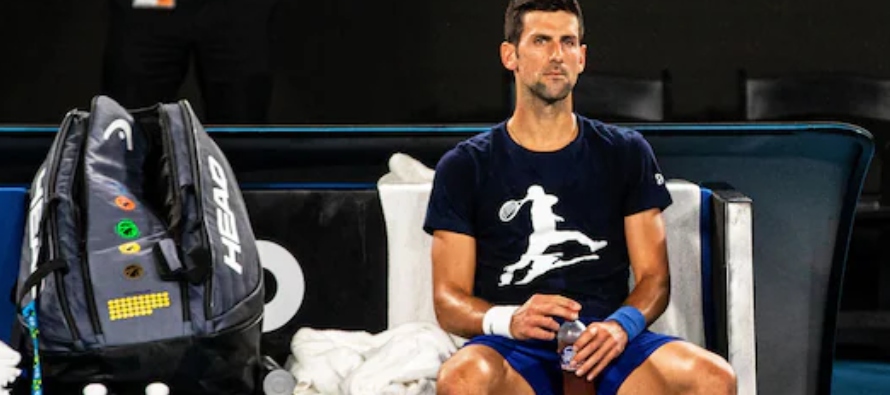 Si Djokovic quiere seguir jugando tenis, debe vacunarse y dejar de intentar eludir los requisitos...