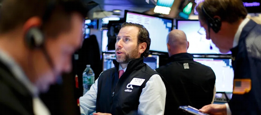 Diez minutos después del comienzo de la sesión en la Bolsa de Nueva York, el Dow...
