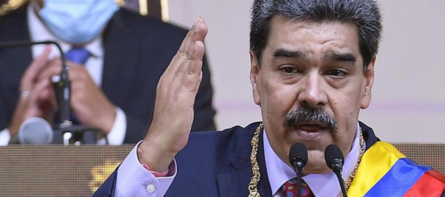 En un comunicado, la oficina de Maduro señaló que Putin “expresó todo su...