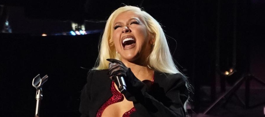 Christina Aguilera retoma español con toda “La Fuerza”