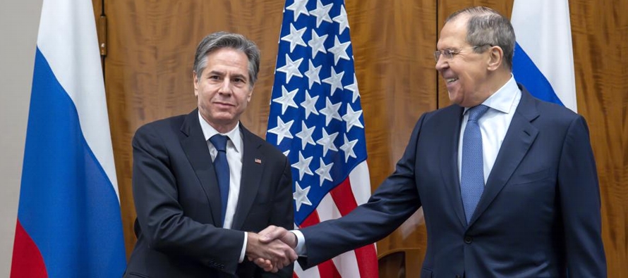 El secretario de Estado Antony Blinken y el canciller ruso Serguei Lavrov se reunieron en Ginebra,...