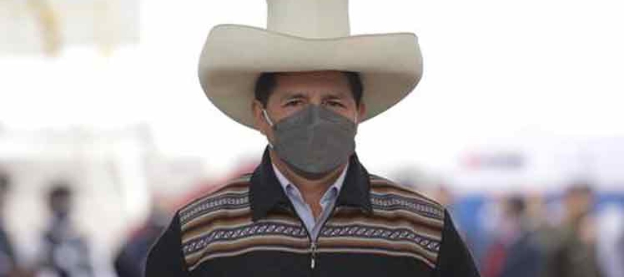 Castillo, de 52 años, es el primer presidente de origen campesino que gobierna Perú...