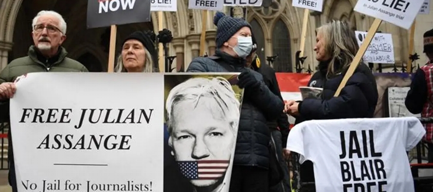 Washington quiere juzgar a Assange, de 50 años, por la publicación a partir de 2010...