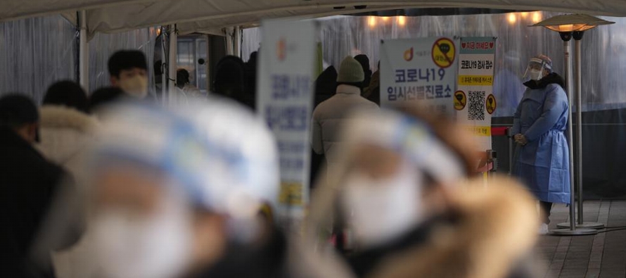 Corea del Sur aplica nuevas medidas ante récord de contagios