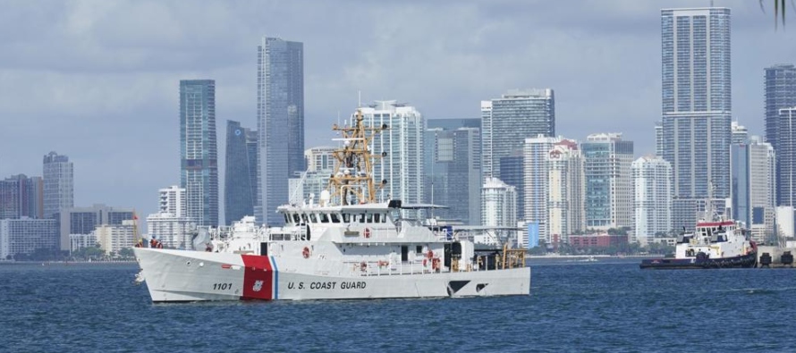 Las operaciones de rescate fueron suspendidas el jueves por la Guardia Costera tras encontrar cinco...
