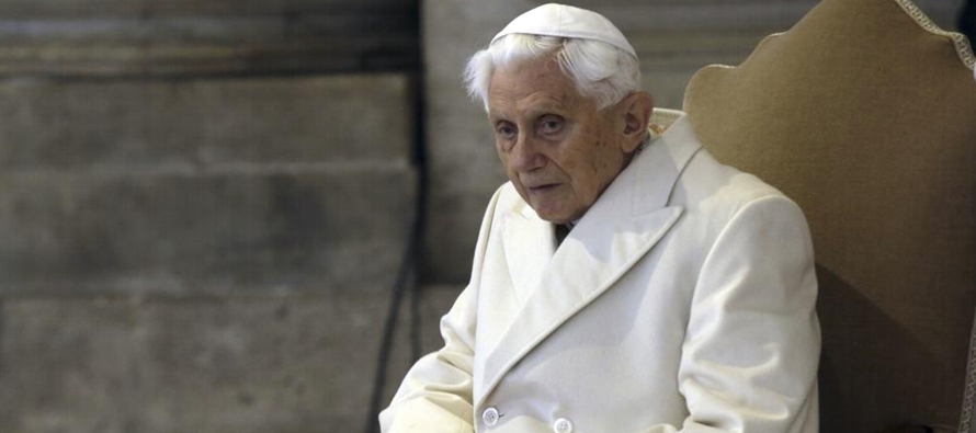 El Vaticano publicó el martes una carta escrita por Benedicto XVI en respuesta a las...