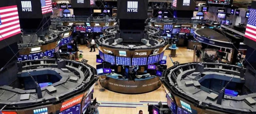 Al cierre de las operaciones en la Bolsa de Nueva York, el Dow Jones perdió 171,89 puntos,...