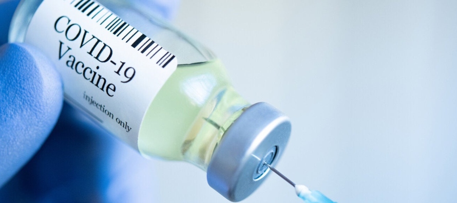 La marca se alcanzó el martes con la entrega de 151,200 dosis de vacunas Moderna a...