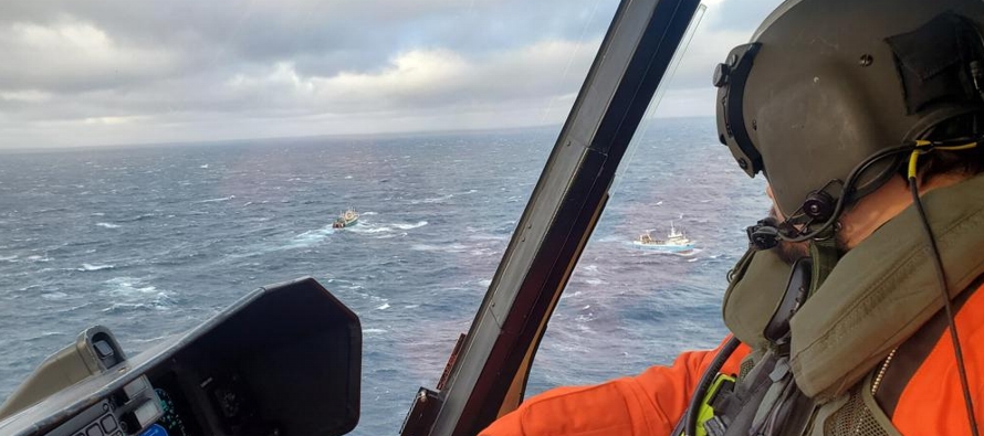 Las labores de búsqueda de otros 11 tripulantes continuaban en el este del Atlántico...