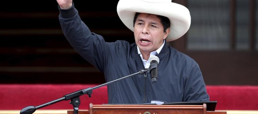 El presidente peruano Pedro Castillo dijo el jueves que prepara una carta para pedir a la...