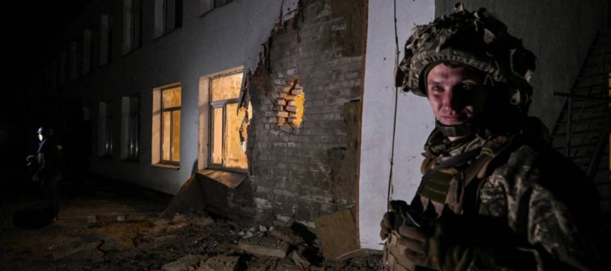 Los separatistas de Luhansk, por su parte, acusaron a Kiev de haber aumentado el número de...
