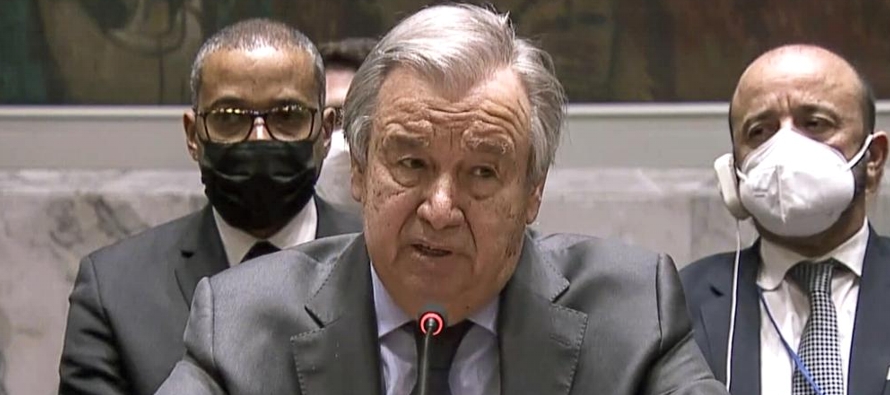 Guterres abrió la reunión de emergencia del Consejo de Seguridad en la noche del...