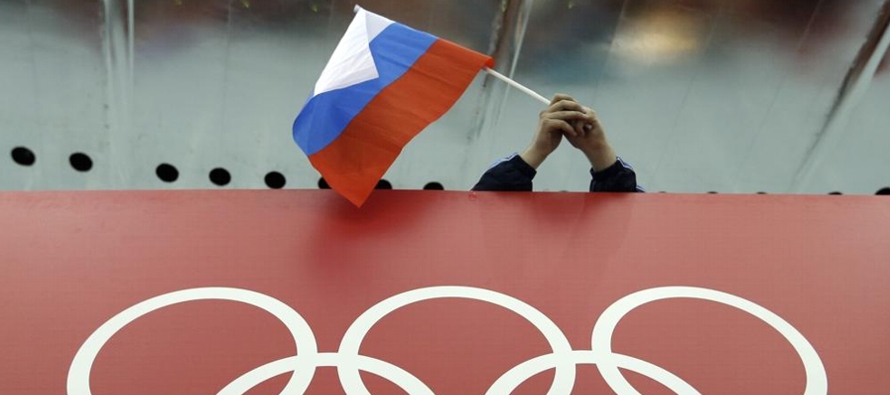 Rusia fue excluida el martes del atletismo, baloncesto, patinaje sobre hielo y el esquí, un...