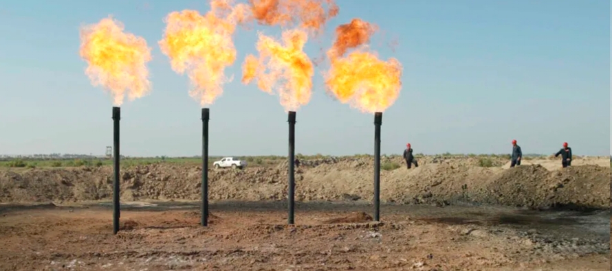 La OPEP y sus 10 productores independientes aliados dieron luz verde al aumento de su bombeo...