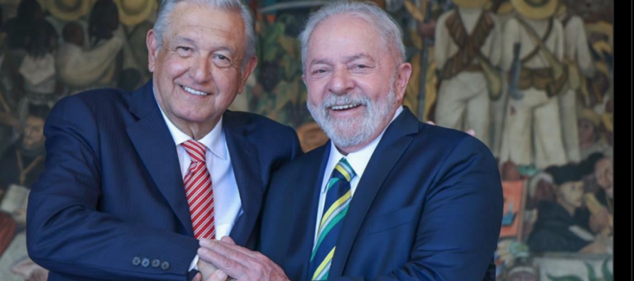 Mientras, el dirigente del PT mexicano, Alberto Anaya, comentó que a Lula da Silva le...