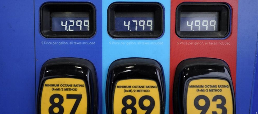 La cantidad de gasolina que Estados Unidos tiene almacenada cayó la semana pasada al...